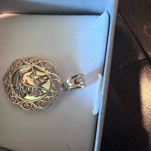 Michael Anthony dove pendant NIB - Picture 9 of 9